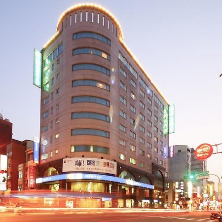 Cambridge Tainan Hotel Buitenkant foto