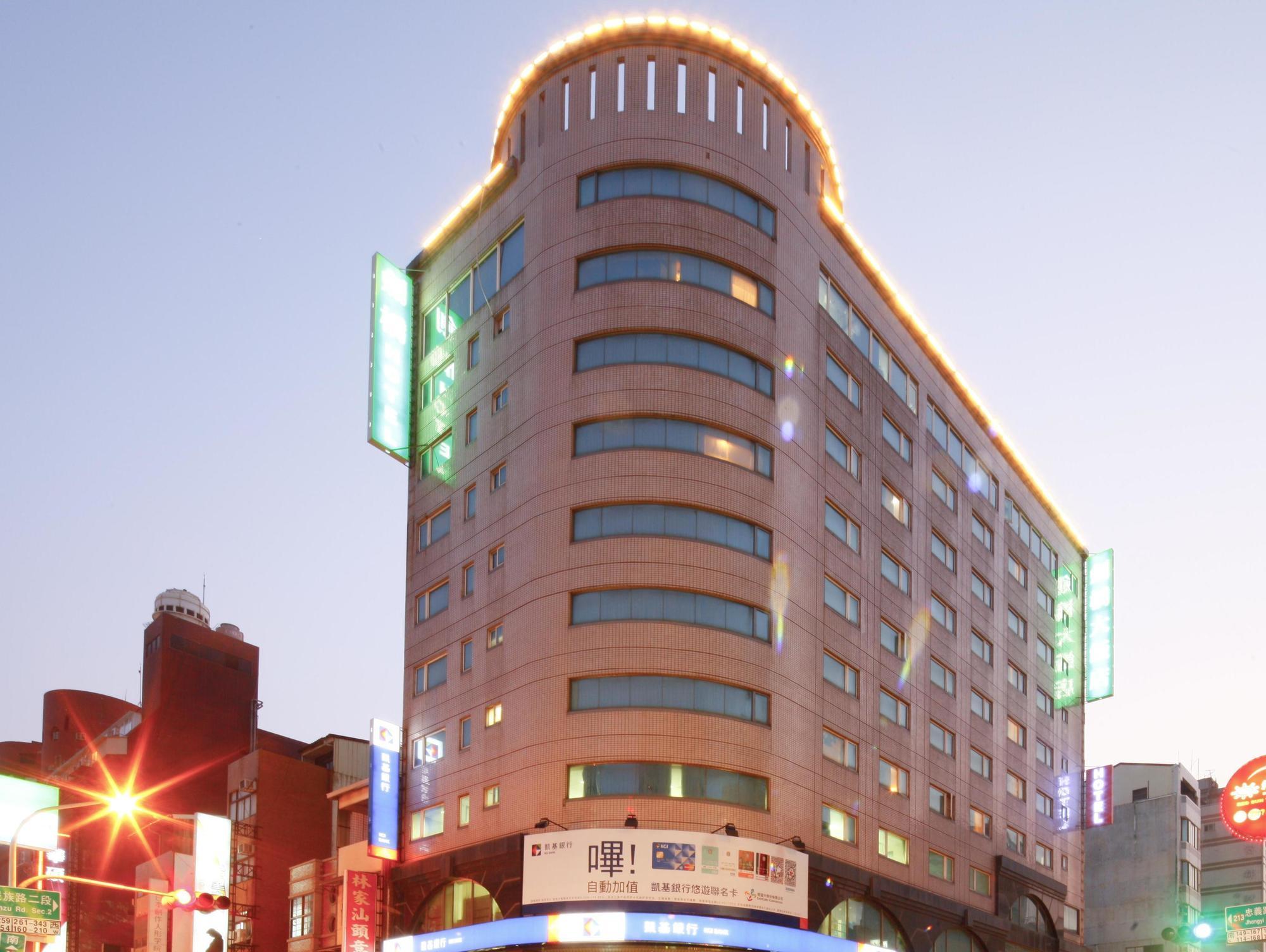 Cambridge Tainan Hotel Buitenkant foto