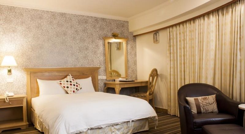 Cambridge Tainan Hotel Buitenkant foto