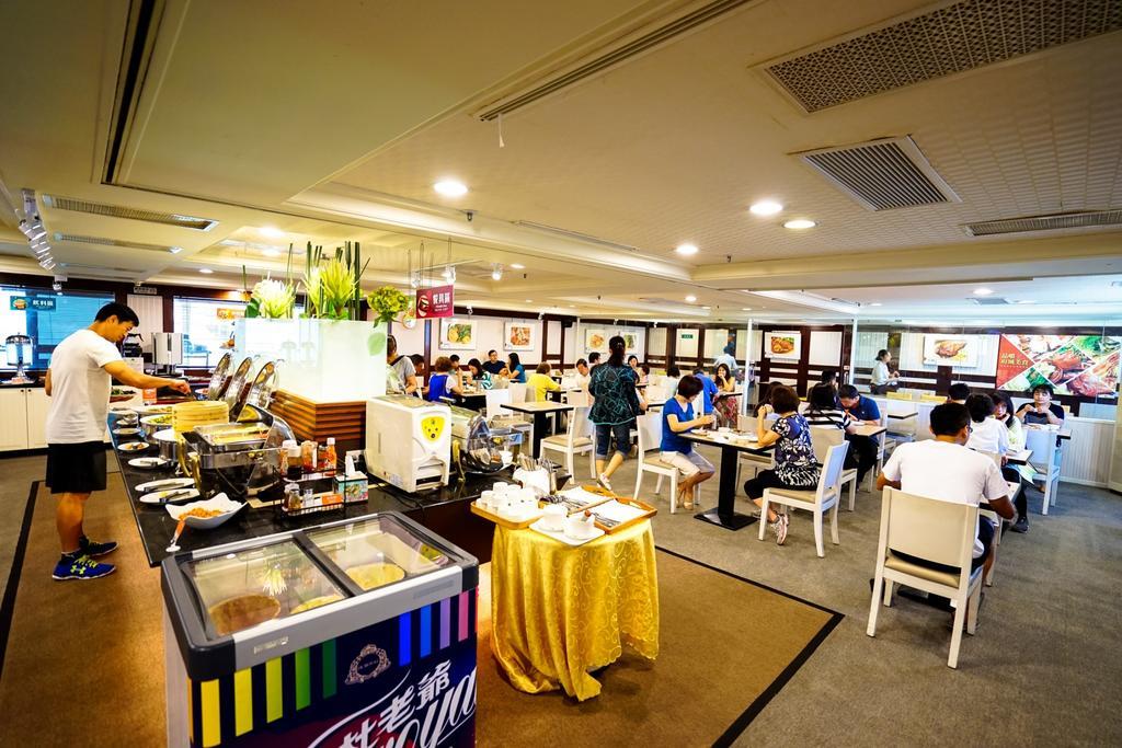 Cambridge Tainan Hotel Buitenkant foto