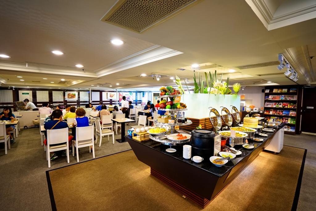 Cambridge Tainan Hotel Buitenkant foto
