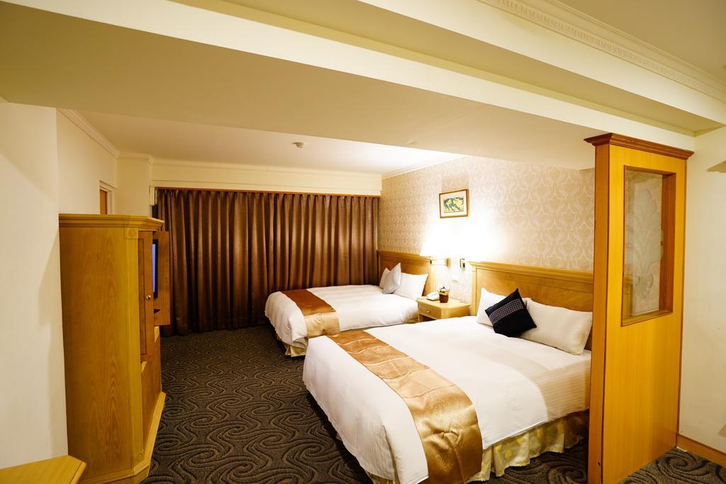 Cambridge Tainan Hotel Buitenkant foto