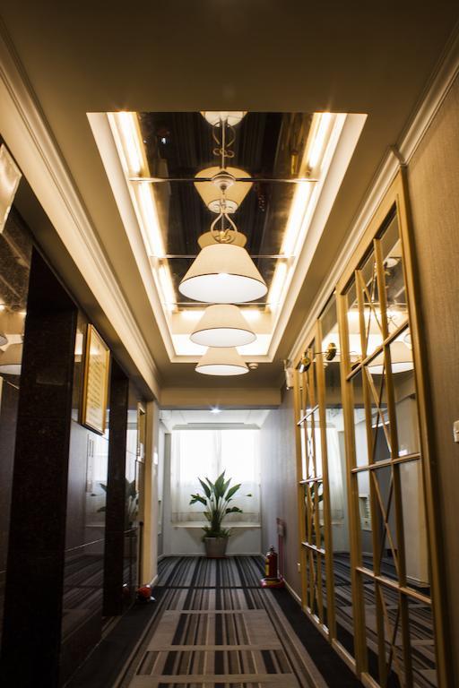 Cambridge Tainan Hotel Buitenkant foto
