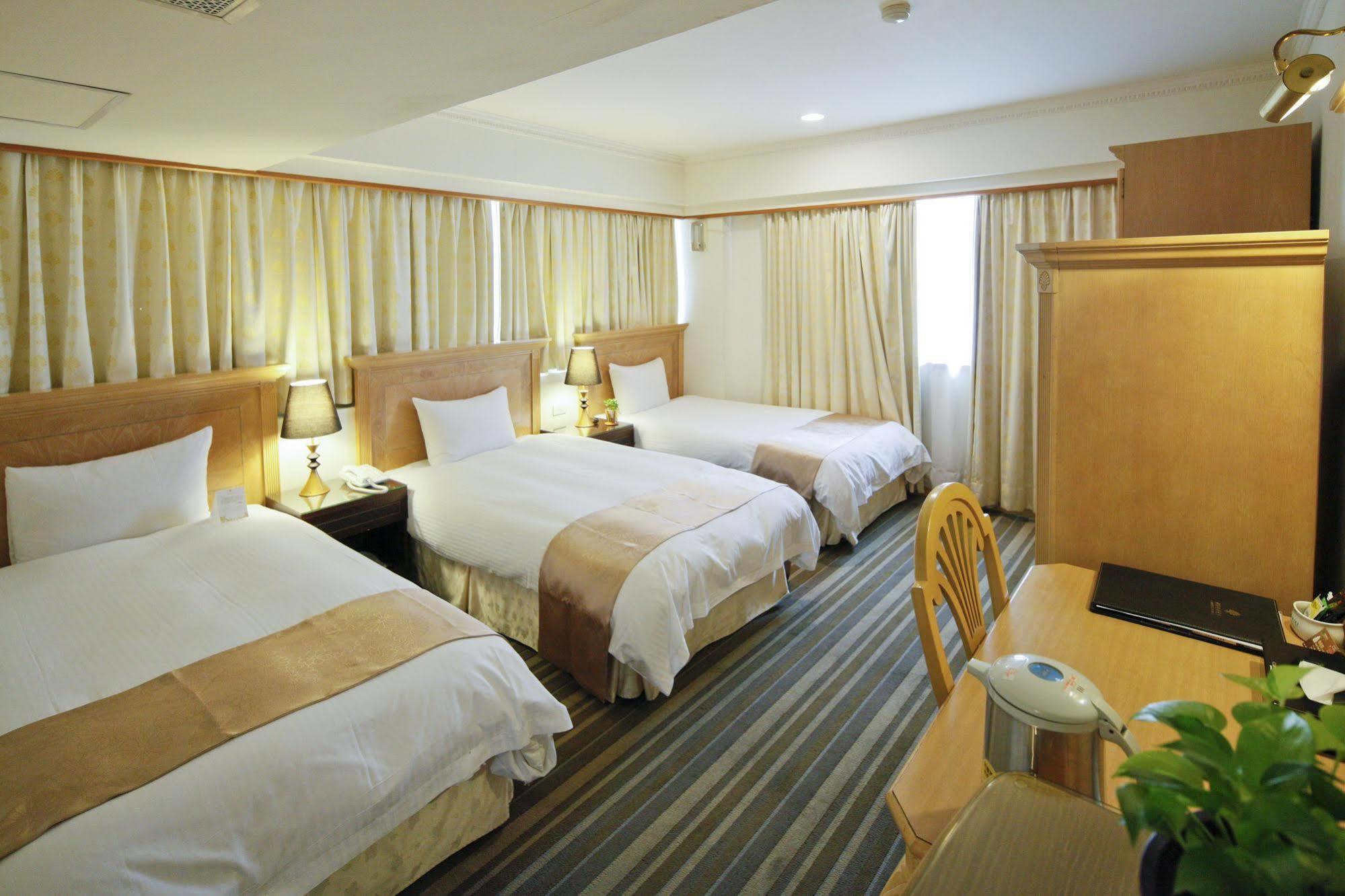 Cambridge Tainan Hotel Buitenkant foto